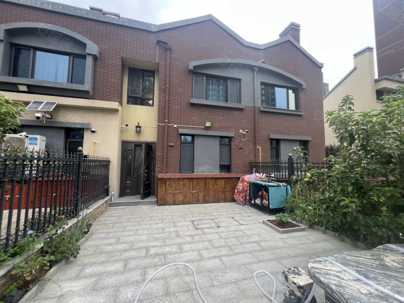 团泊湖招商别墅 精装 带电梯拎包入住 80多平米院子   来