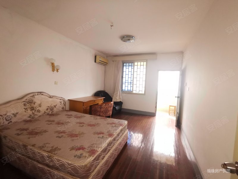 西湾新村,奶奶楼层,地铁口,生活方便 刚需2房