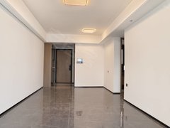 珠海横琴湾仔十字门商都旁 中海全新精装三房两厅两卫 安静舒适看房方便靓出出租房源真实图片