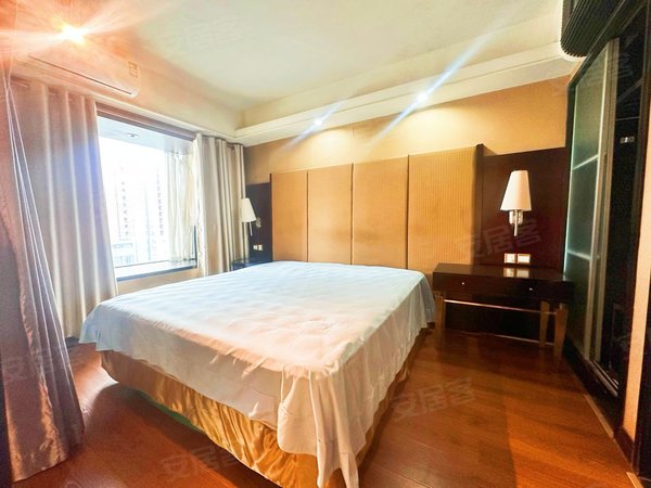 深圳罗湖黄贝岭丹枫白露城东1号黄贝岭地铁口丹枫白露苑 一房一厅 70