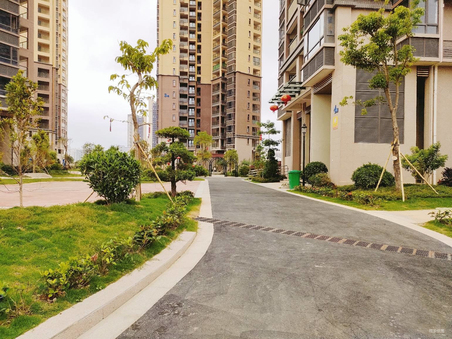 威华水悦华府3室2厅2卫92.4㎡南122万