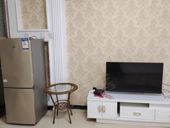 乐陵城区新一中出租奥林公寓一室一厅一卫家具，家电齐全，拎包入住出租房源真实图片