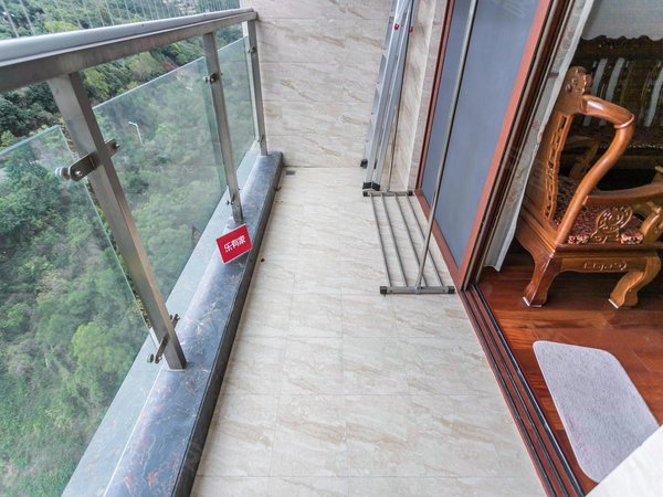 深圳福田下梅林咏山名苑咏山名苑,豪装三房两卫,高楼层俯瞰众山小出租