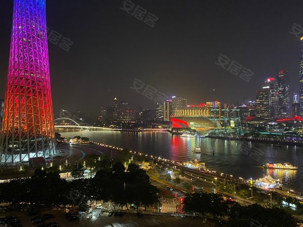 广州海珠广州塔珠江帝景苑塔尖之上 广州塔顶层复式 超大空中花园 可