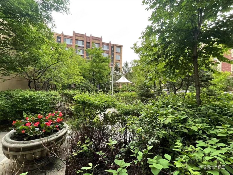 长春房产网>长春二手房>净月二手房>福业广场二手房>御翠园长春(别墅)