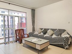 海口琼山府城红城湖旁 八一小区 停车位充足 南北通透 随时入住 房东人好出租房源真实图片