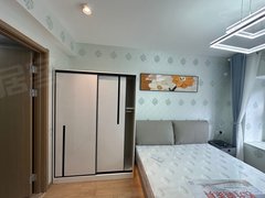 上海浦东南汇周边特发单间独卫一居室！有一个小客厅出租房源真实图片