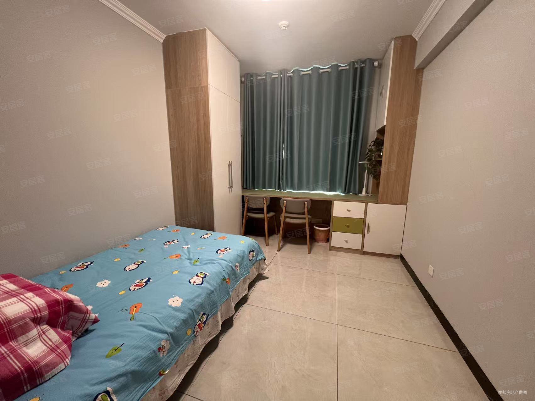 中海河山郡3室2厅2卫126㎡南北166万