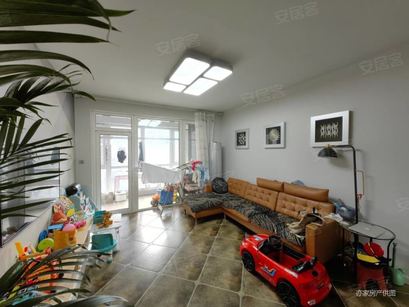 保利达江湾城临奥莱南北通透三居室楼层好采光好交通便利