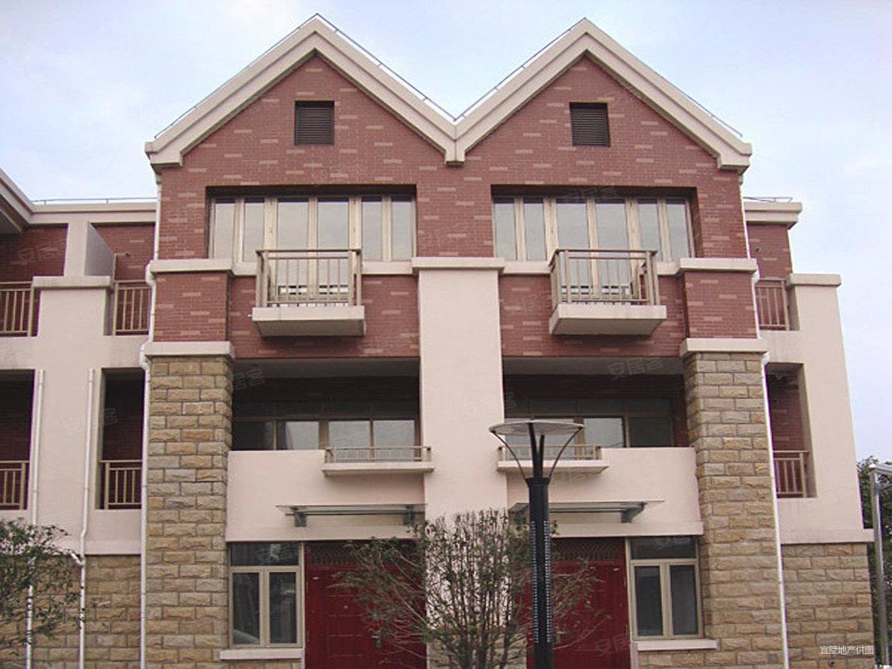 枫丹别院3室2厅2卫180㎡南北293万