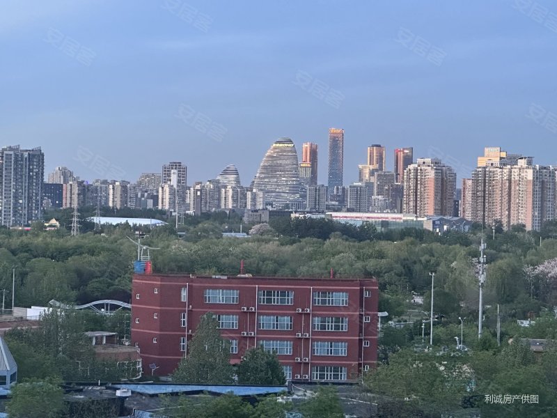 半岛国际公寓2室2厅2卫99㎡南889万