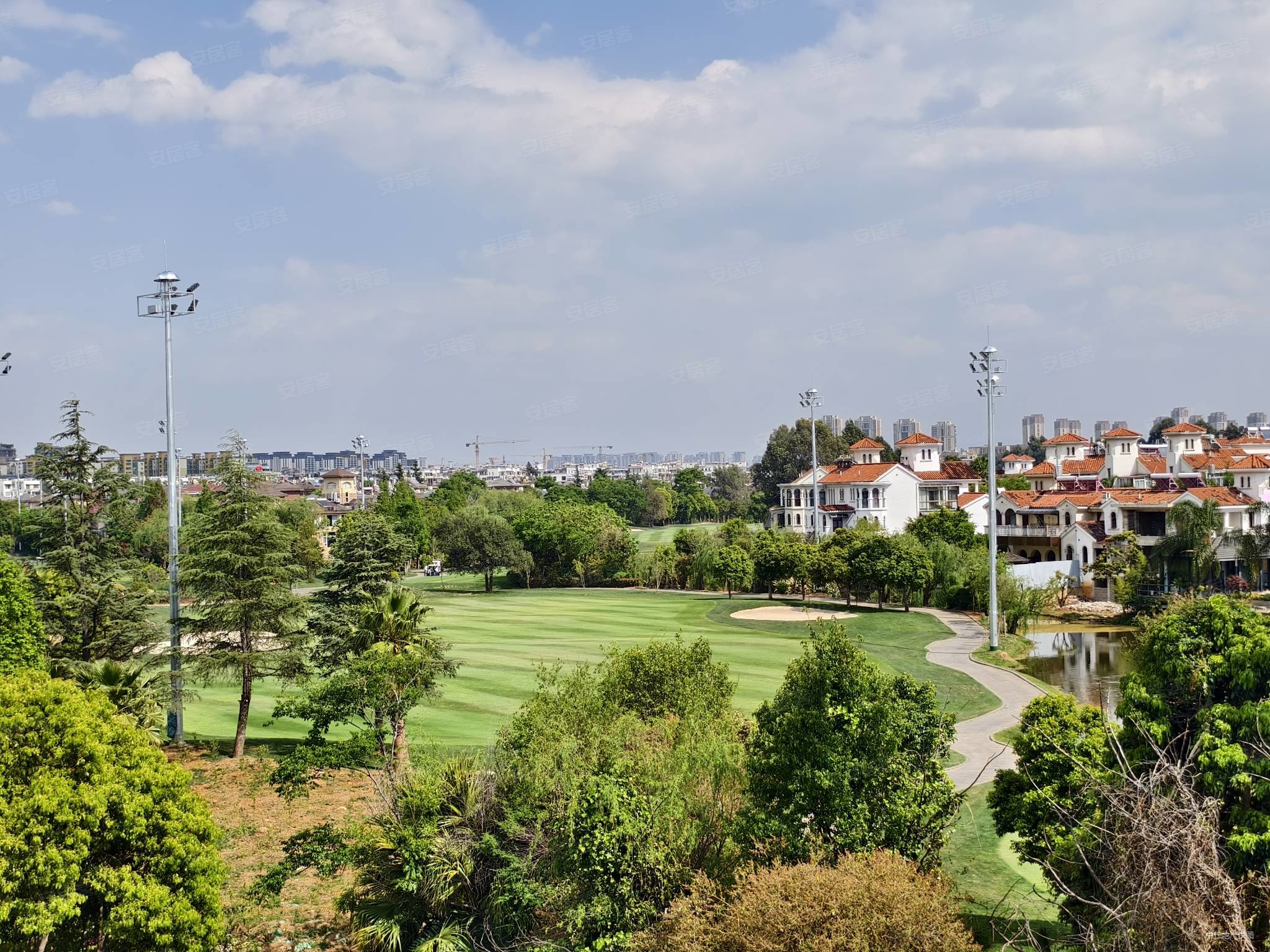 滇池卫城紫郢(别墅)二手房,678万,4室3厅,3卫,261平米-昆明安居客