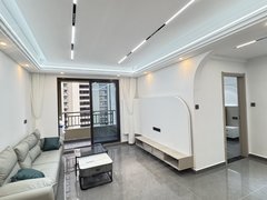 平湖平湖市区市区出租 服装城附近 紫宸华府两室一厅一厨一卫 精装修 设施齐全出租房源真实图片