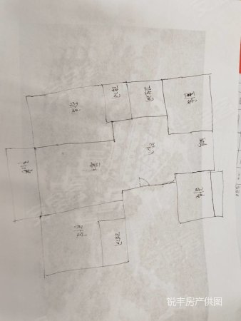 豪都金尊华府4室2厅3卫161㎡南北185万