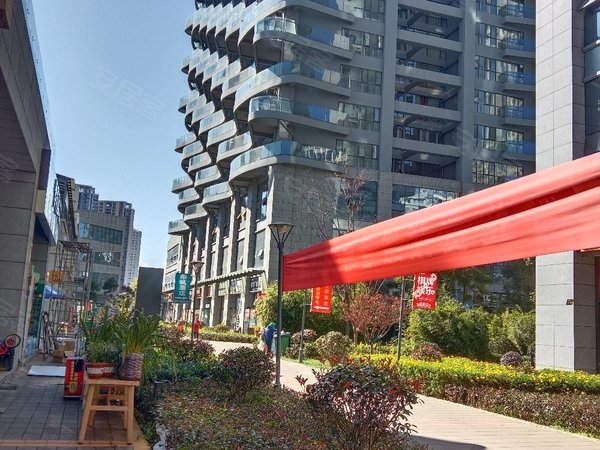 昆明五华高新区me公寓恒旺广场 me公寓 可短租  押1付1  1100元拎包