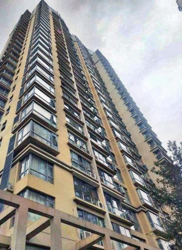 鸿旭豪苑3室2厅2卫135.47㎡南北1370万