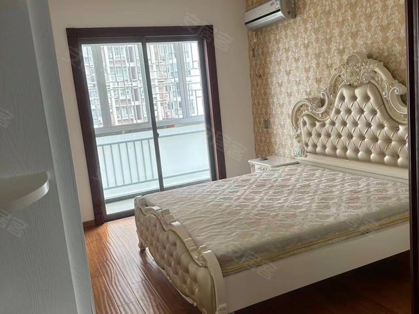 福州连江县城凯旋公馆a区凯旋公馆 精装4室  电梯房 精装修  拎包入住