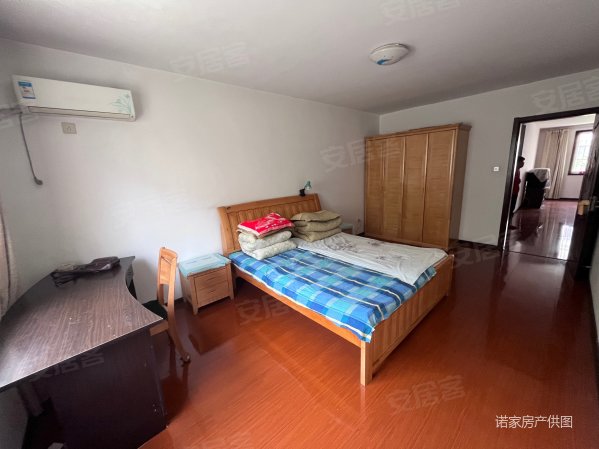 毓秀园多层四楼 南北通透大两室 地铁口 近公园医院