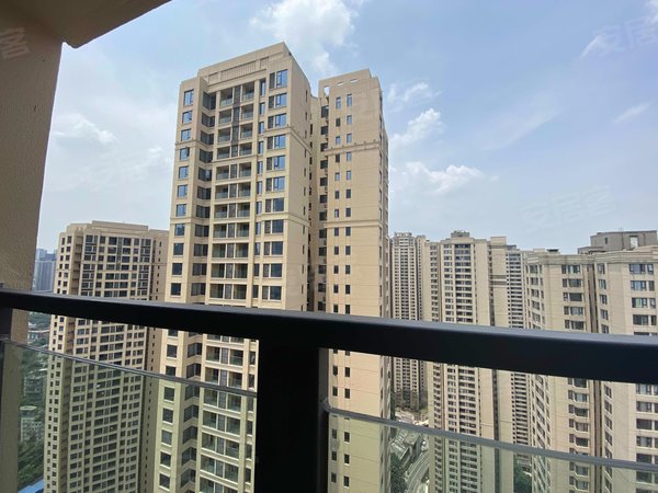 重庆江北江北嘴紫御江山天誉押一付一 江北嘴 天誉 可短租出租房源