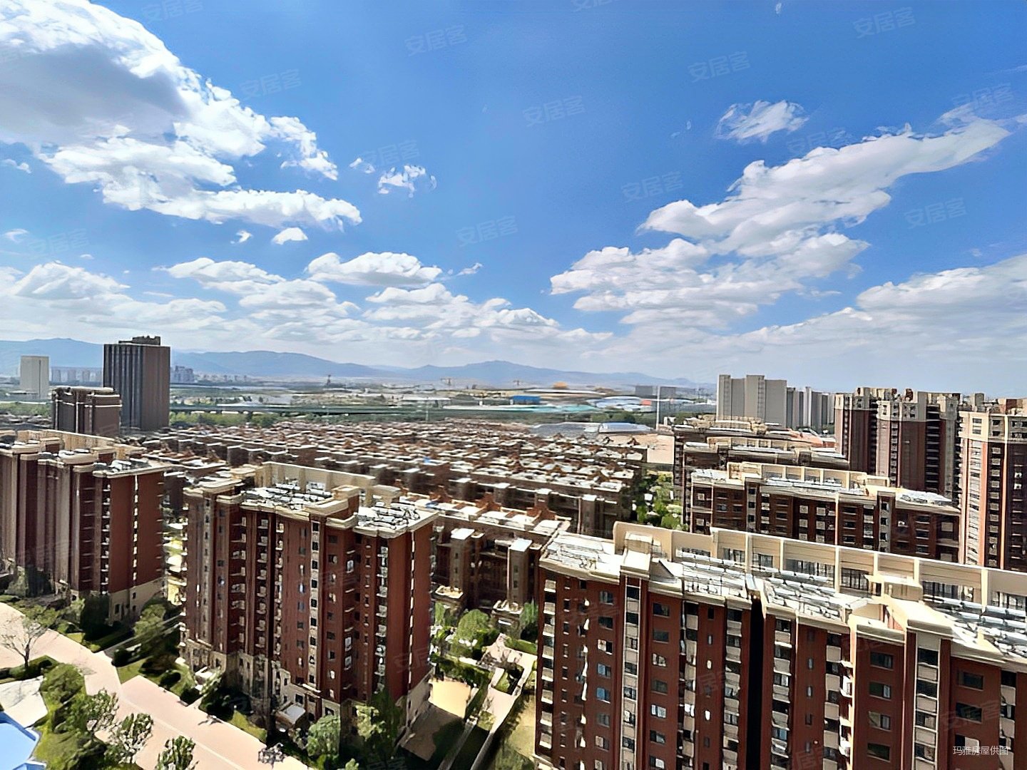 青特小镇d区套三房中高楼层精装修户型好急卖