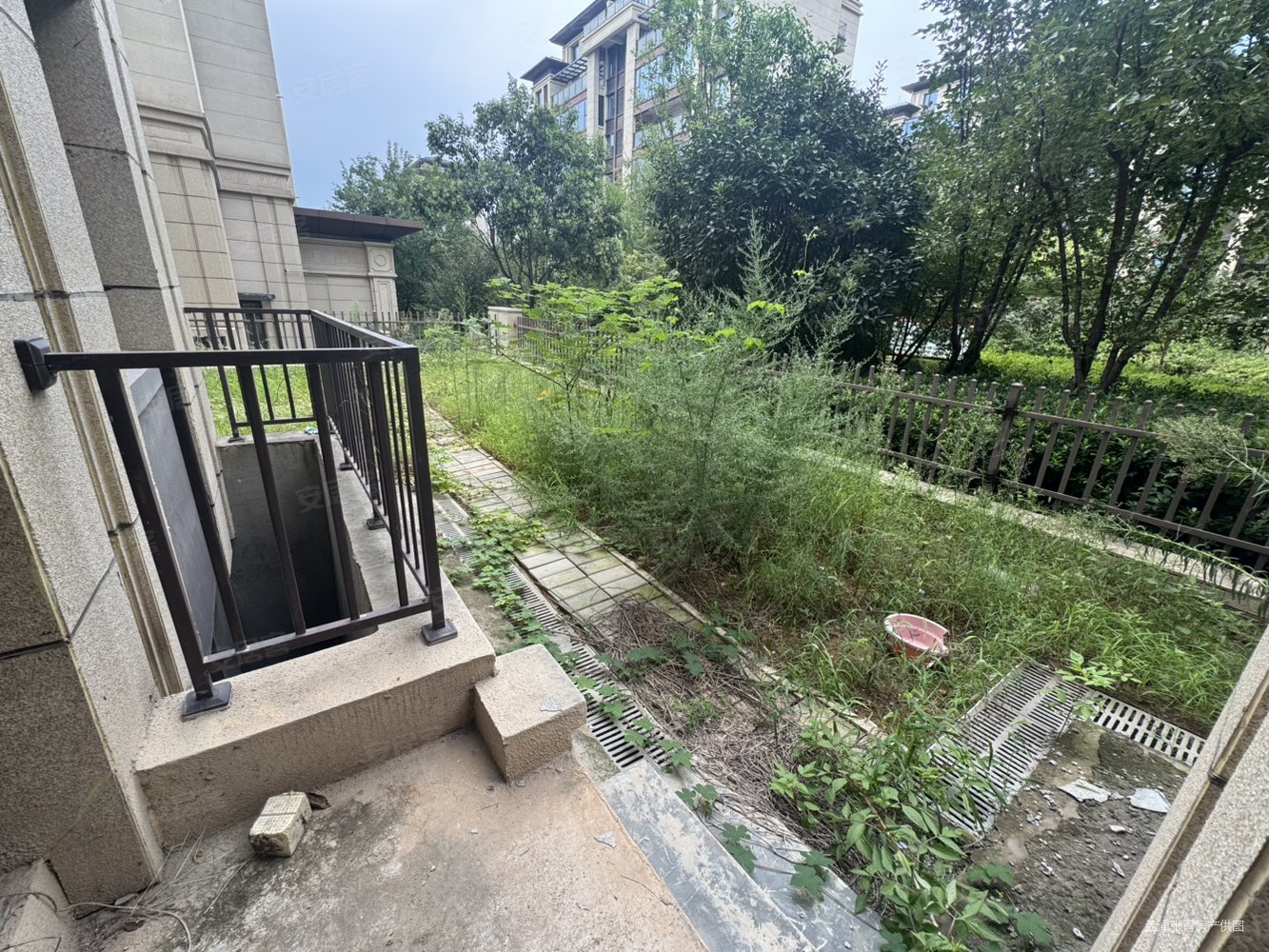 东方今典东方府6室3厅3卫144.53㎡南北120万