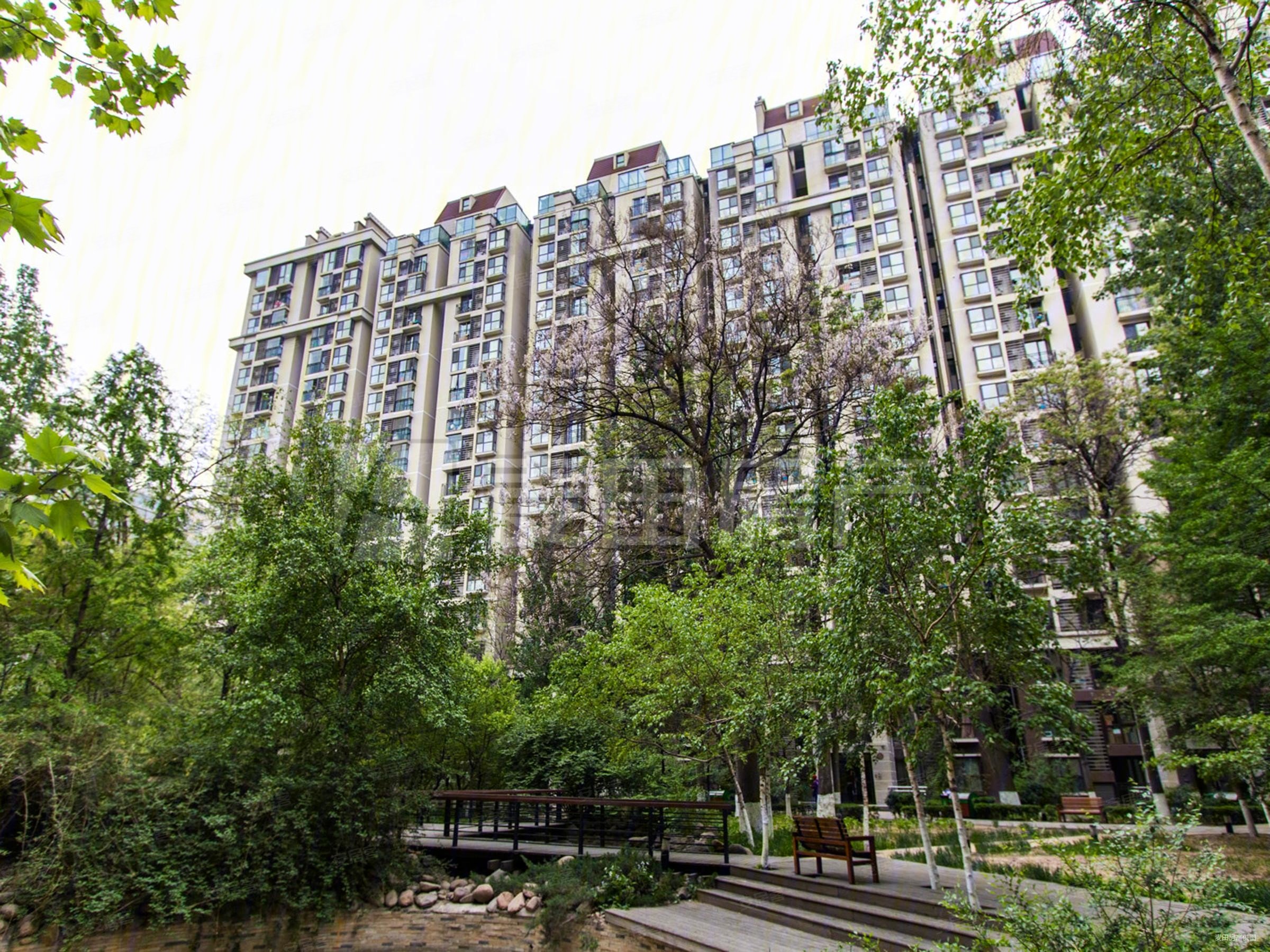华业玫瑰东方东西向两居室装修保养好品质社区居住安静