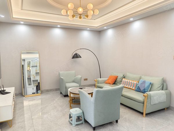 金华东阳横店南江壹号南江一号精装修2房，诚心租4000一个月 带车位，好停车出租房源真实图片