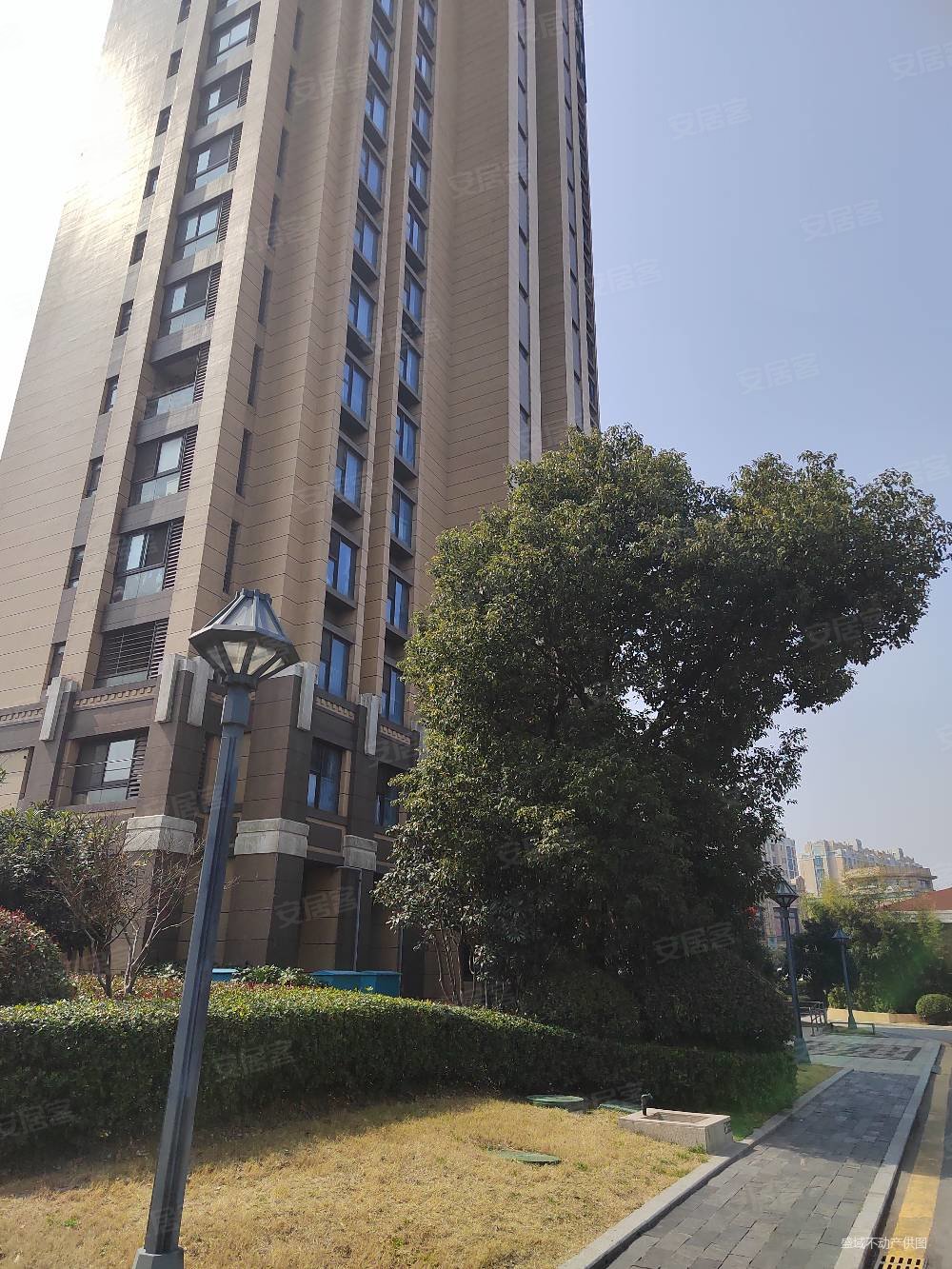 月亮湾美颂花园精装大4房出售业主诚心卖小区在卖房源欢迎咨询我