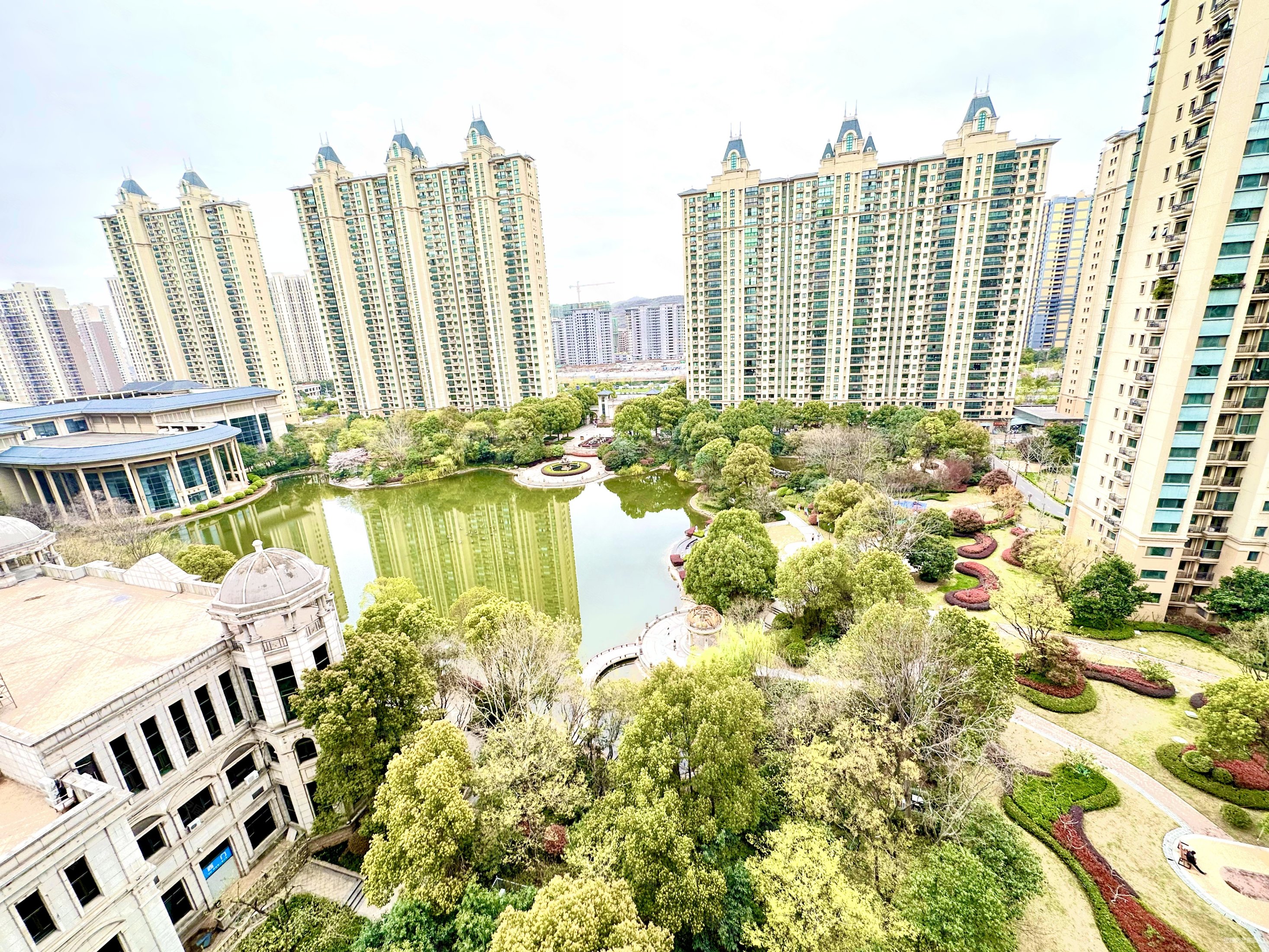 仙林湖地铁口 一步南京 仙林国际花园 品牌家具家电全  急售