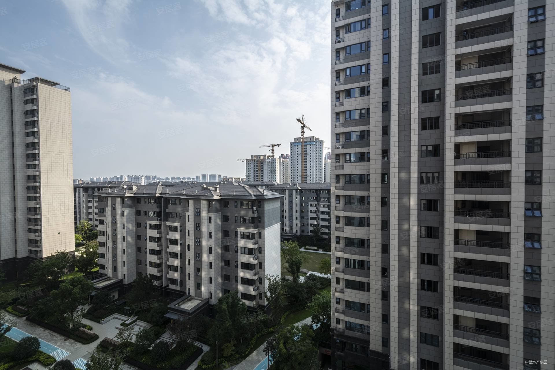 合肥雅郡南北通透中间楼层小三房板楼电梯房车位充足