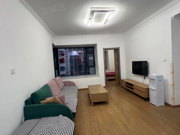 成都彭州彭州城区丽景小区万达旁 电梯精装套二 领包入住出租房源真实