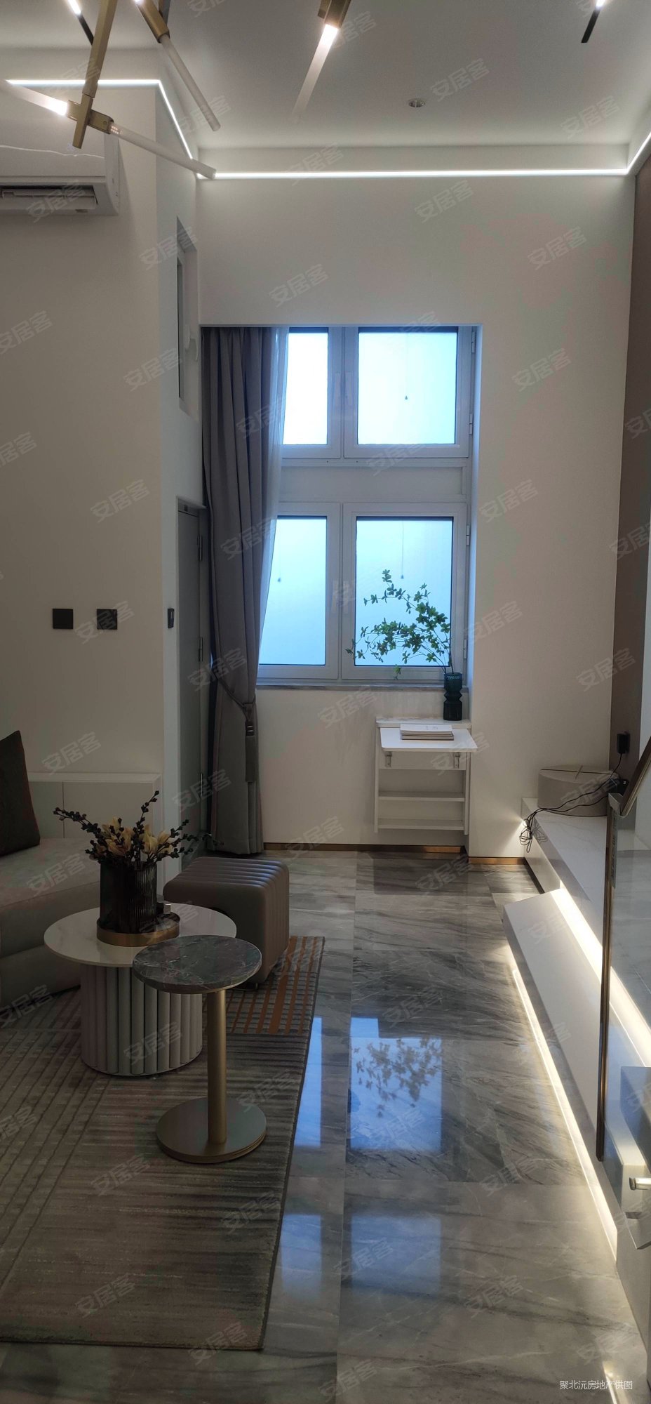 东都时代商务中心一区1室2厅1卫44㎡南北28万