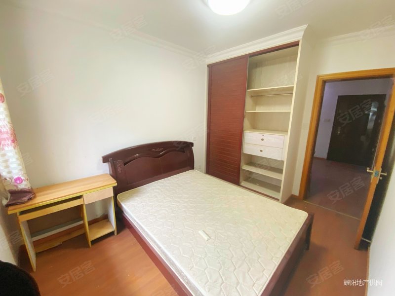 浦东 曹路精装大两房带基装随时看房近地铁业主诚心双南向,星纳家园