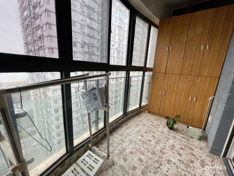 武汉房产网>武汉二手房>江岸二手房>三阳路二手房>外滩棕榈泉>