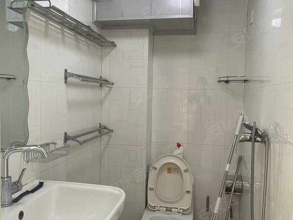 青岛市北市立医院无棣一路社区37中,青医,市立医院,1号4号线地铁口,热河路,精装双气出租房源真实图片