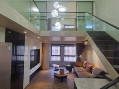 石狮石狮服装城世茂摩天城押一付一！出租米兰广场精装两房一厅1900元，全屋定制大衣柜出租房源真实图片