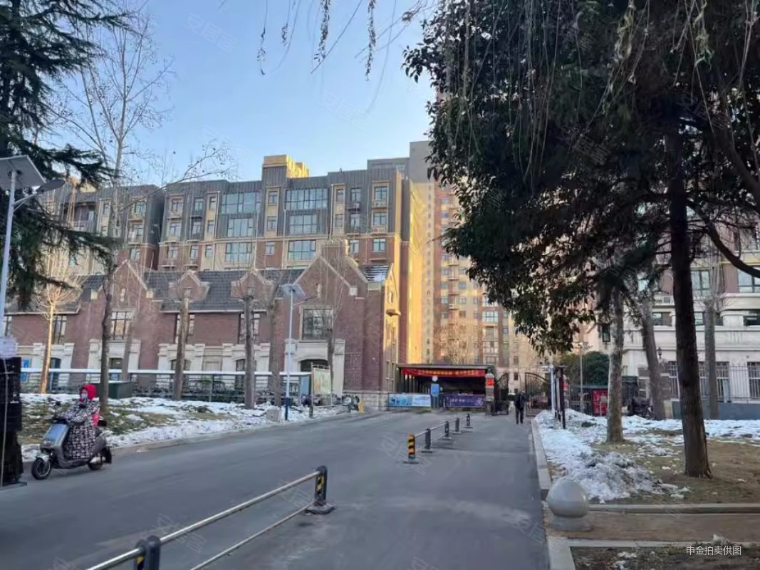 天伦庄园法拍149万起拍环境好次新小区