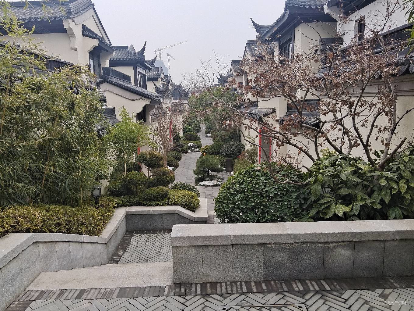 融创揽月府二期 房本满两年 小区中间位置 有钥匙 南入户