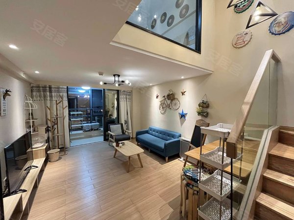 昆明五华高新区海伦中心海伦中心精装loft两室 可短租 带家具拎包入住