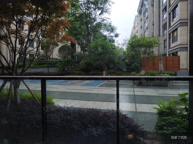 次新小区   小户型 业主诚心出售