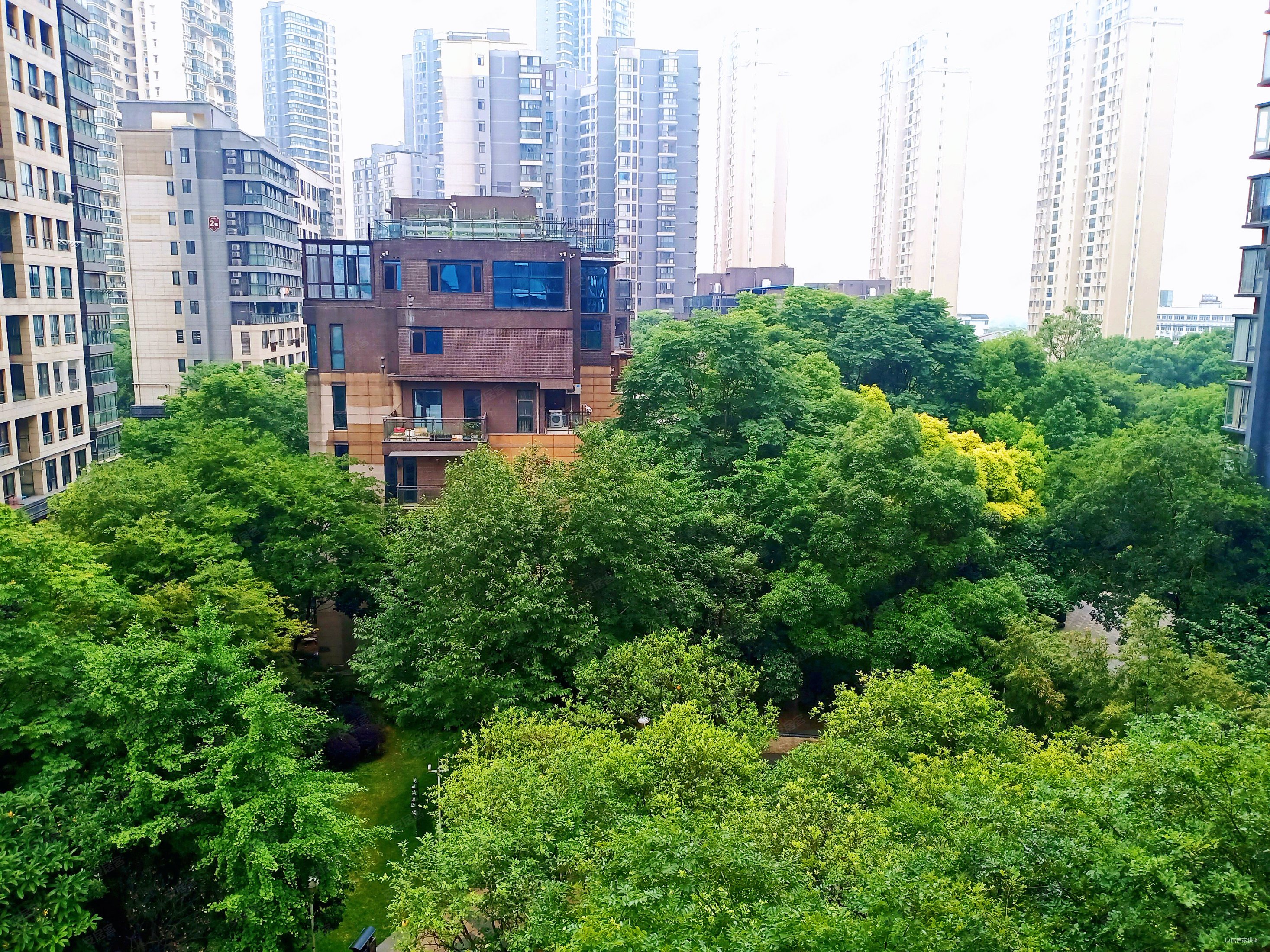 东湖壹号二期 3室2厅 预约看房