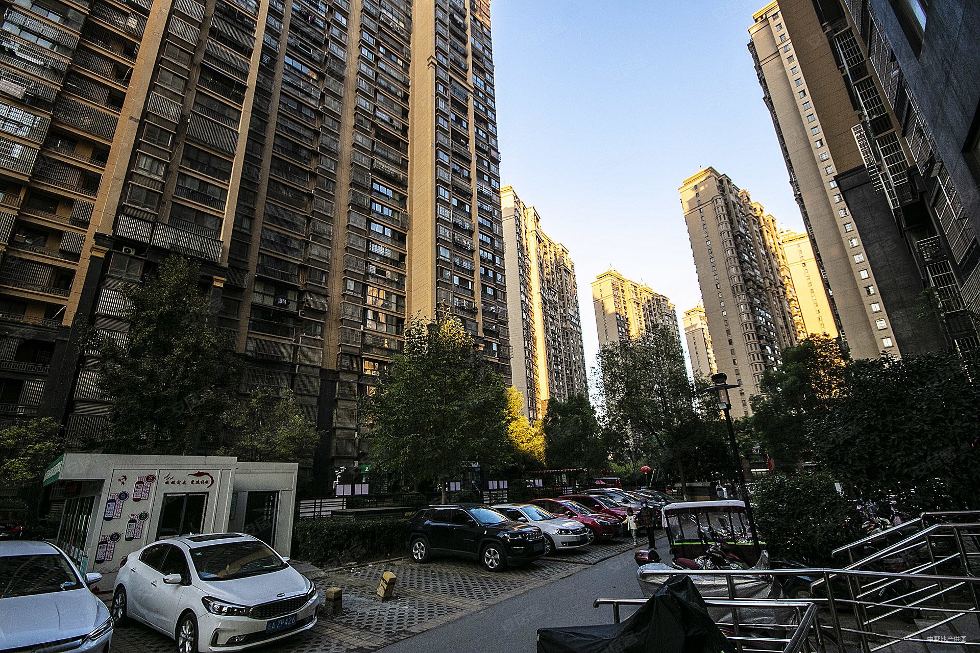 电梯房2室2厅来安花园楼层好视野无遮挡可改3室1厅