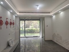 商丘睢阳万达广场古城附近一楼的房子,正弘悦府,干净三室出租家具家电可配出租房源真实图片
