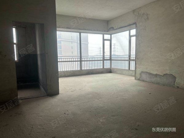 虎门天虹旁龙泉豪苑38米高毛坯大6房急售随时看房