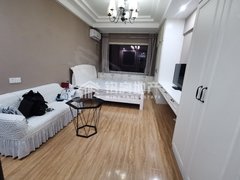 东海东海市区中央广场急租世贸公馆  房子干净整洁 随时入住  生活便利，靠近水晶出租房源真实图片