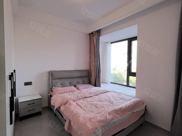 金华东阳横店横店南江府南江府中心位置大4房边套！现代简约风！家具家电齐全！拎包入住出租房源真实图片