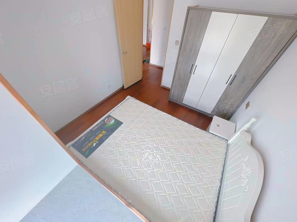 成都龙泉驿总站片区红咏花园个人!无中介!可月付!可短租!年底大处理!