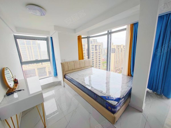 中心天鹅湖moma(商住楼)两室一厅 天鹅湖地铁口 政务中心 公寓整租 押