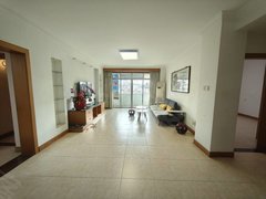 厦门思明新华路苏厝街小区，四室两厅两卫，精装修出租房源真实图片
