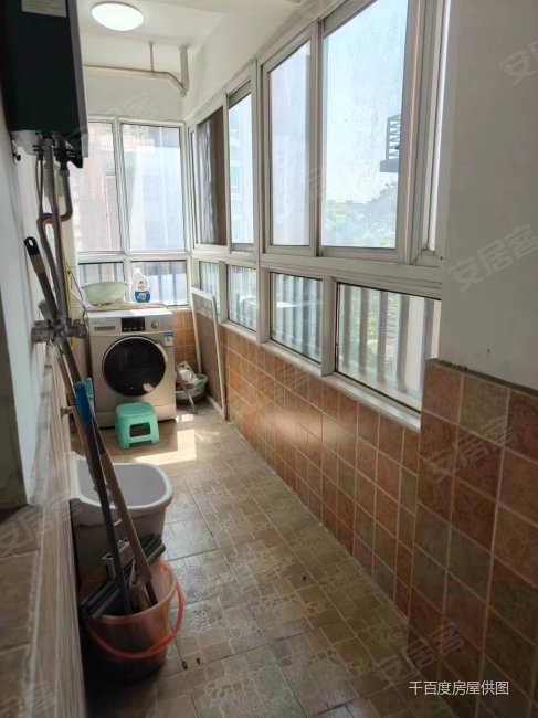 地铁口川大文星花园精装套三出售